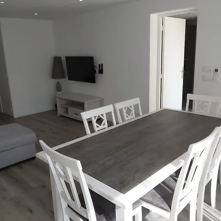 Daire Grand T3 Piscine, Garage Centre Port *