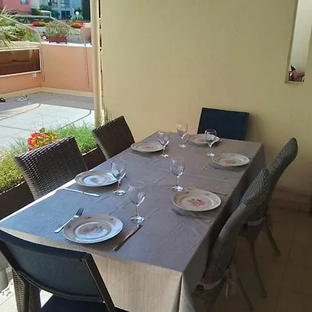 Grand T3 Piscine, Garage Centre Port *