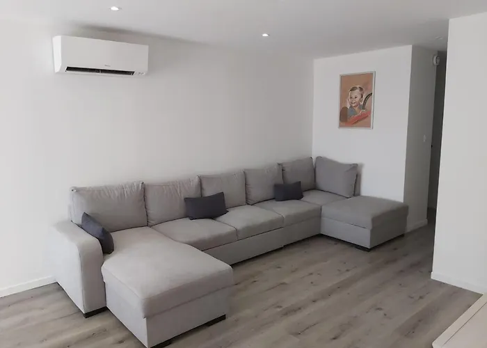 Apartamento Grand T3 Piscine, Garage Centre Port *