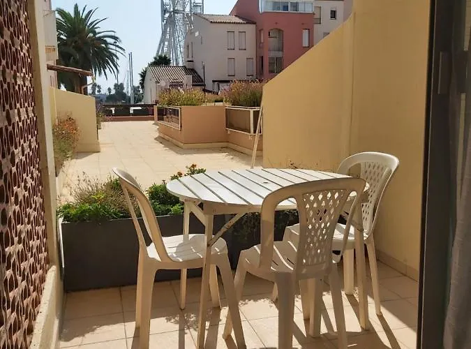 Grand T3 Piscine, Garage Centre Port * Agde