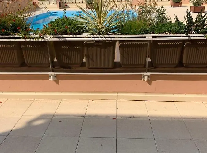 Grand T3 Piscine, Garage Centre Port Apartman
