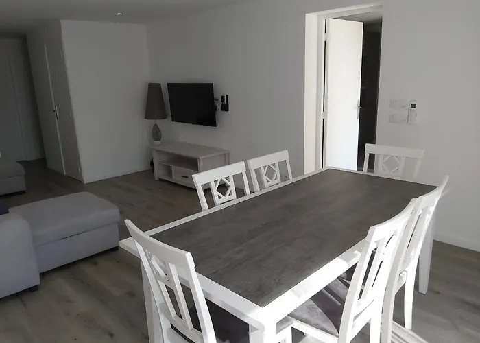 Apartamento Grand T3 Piscine, Garage Centre Port *